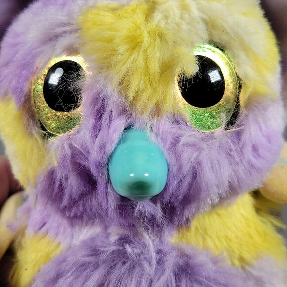 Hatchimals Interactive Plush Toy, Purple Yellow, Eyes Light Up, Works, 7" - Picture 4 of 14